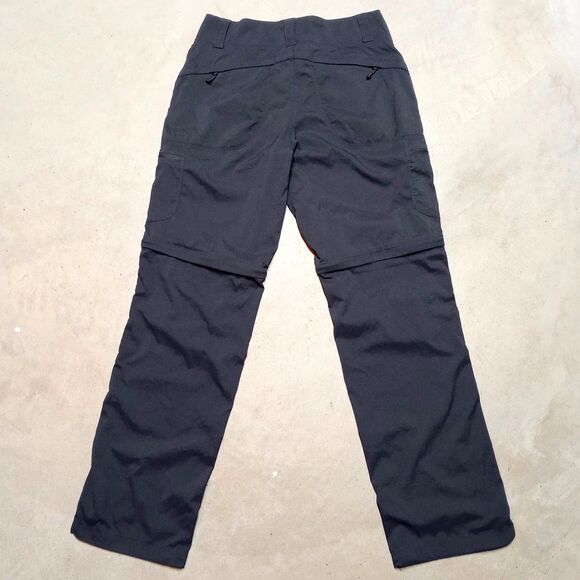 LL Bean Women's Convertible Nylon Cargo Pants Zip Off Shorts Size 2 (Fits 28x30) - Picture 3 of 9